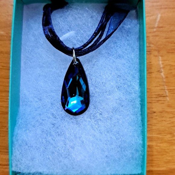Jewelry - 🔥CLEARANCE! Deep Sea Crystal Marquise Necklace